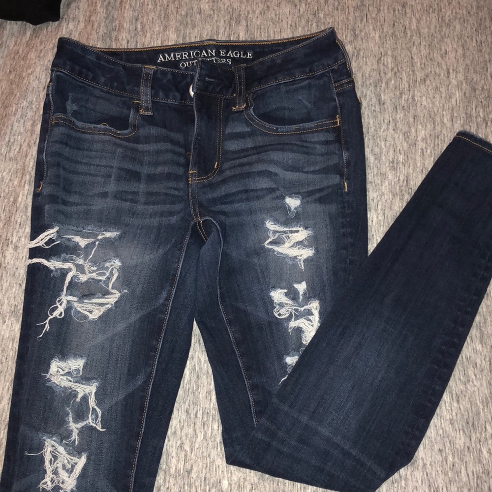 American eagle distressed jeans